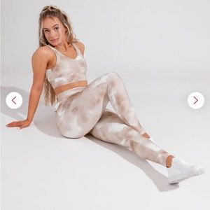 Buffbunny beige swirl leggings